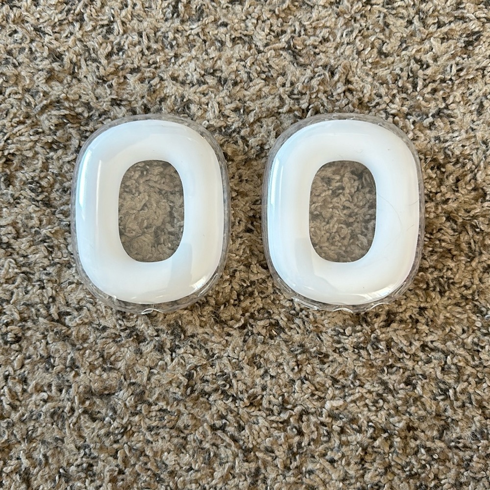 White AirPod Max Ear Covers